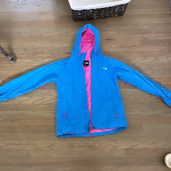 North Face rain jacket, never worn - Picture 5 of 6